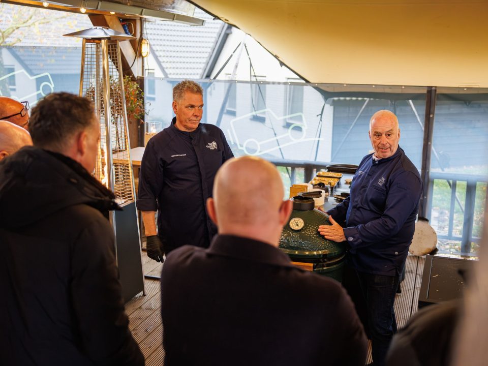 DEFENDE Rmeets PANERAI Big Green Egg 67